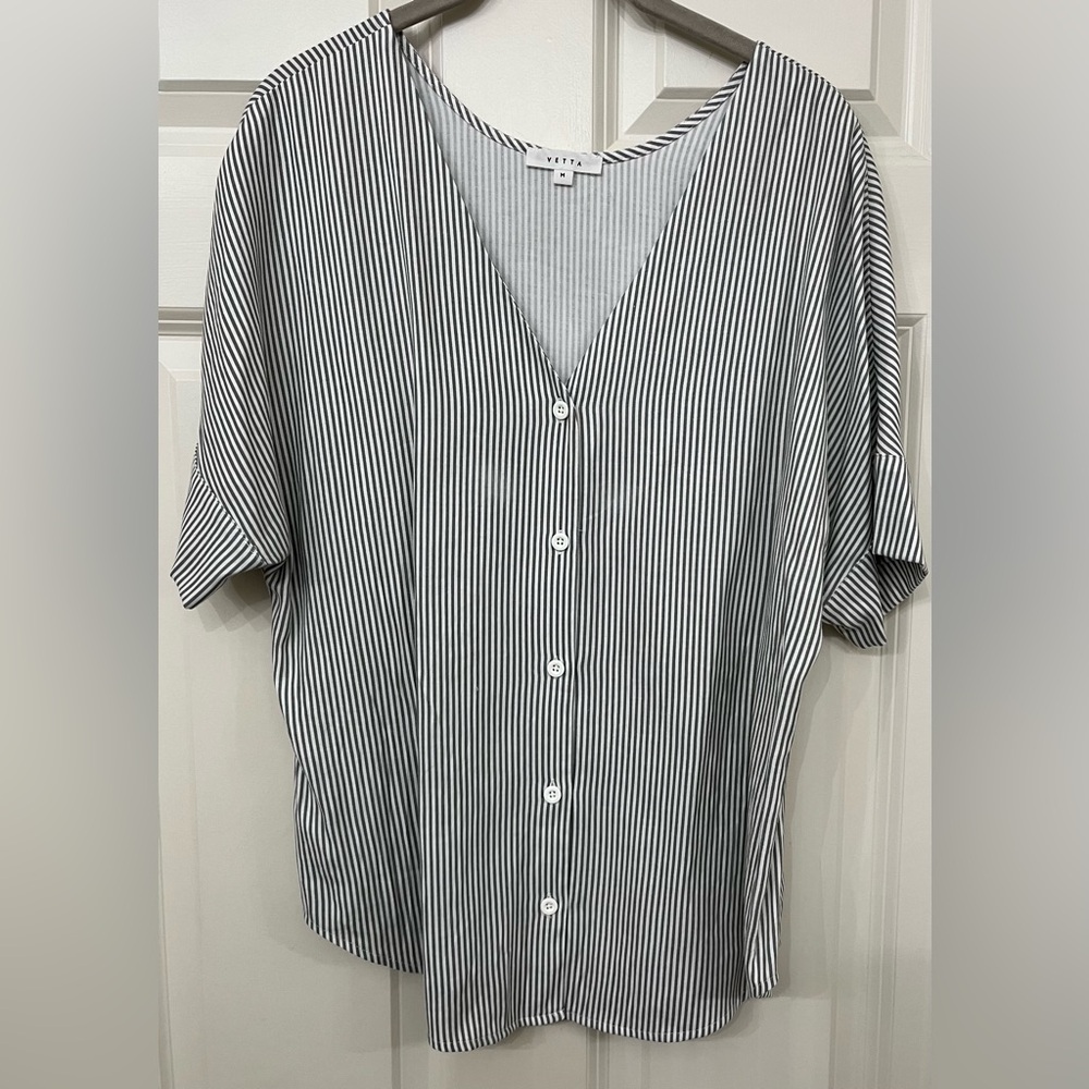 Vetta The Girlfriend Shirt Limited Edition in Grey Striped Rayon, size Medium